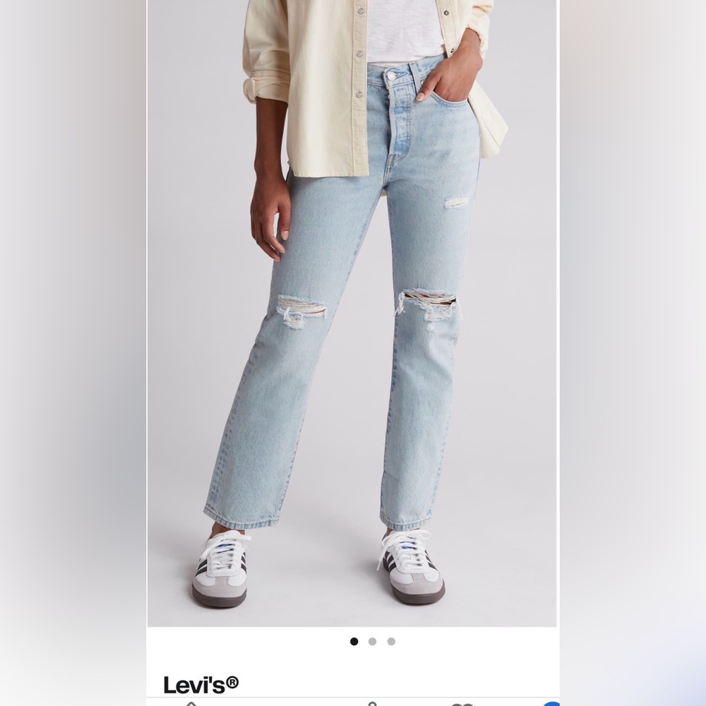 EUC! Levi’s 501 Ripped High Waist Straight Leg Jeans, Size 29